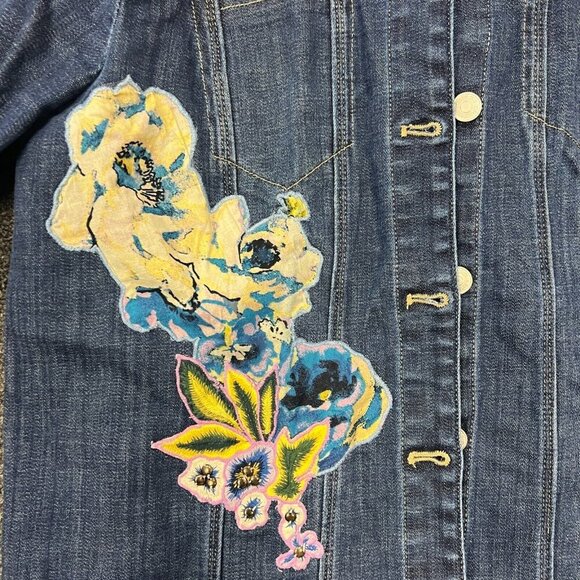 Chicos Long Sleeve Floral Embroidered Applique Denim Jacket Ladies Size 2 / L - Picture 8 of 16